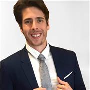 Cerchi un insegnante per migliorare il tuo inglese? sei interessato all'inglese americano e alla cultura americana? Non cercare oltre! Contattami oggi per iniziare subito!